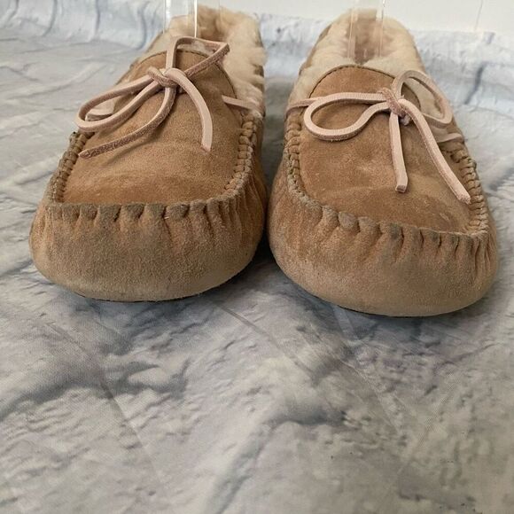 UGG women 9 slip on fur lined suede moccasins tan w/pink leather ties - Picture 4 of 8